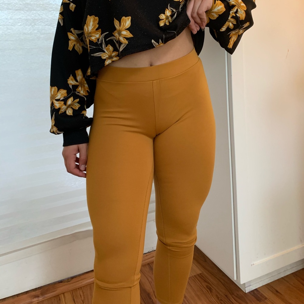 yellow leggings. ✨